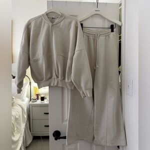 Zara Cream Zip-Up Sweatshirt
